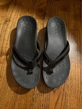 Vionic Black Women's Flip Flop Sandals